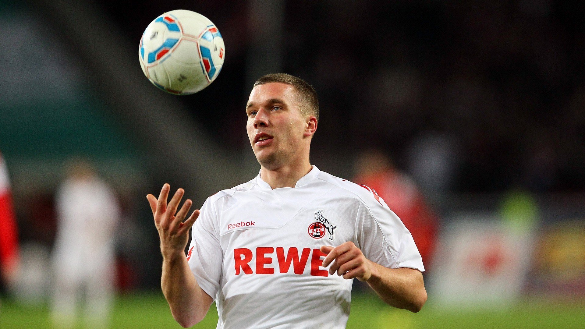 当NBA的火焰点燃足球的烽烟,厄瓜多尔在决胜局带走罗马的唯一性隐喻